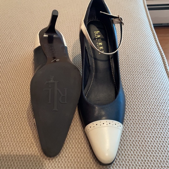 Ralph Lauren navy and cream strappy heels. - Picture 6 of 6